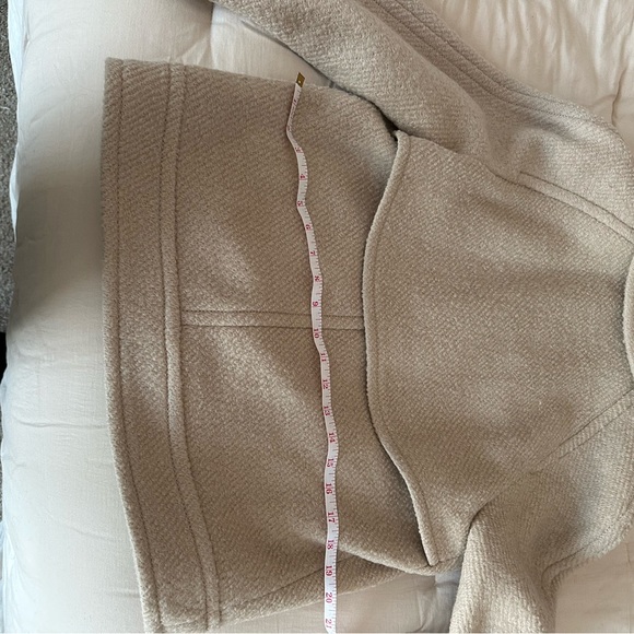 Coach waist length tweed jacket, wool blend, size small. Comes with storage bag. - Picture 4 of 7